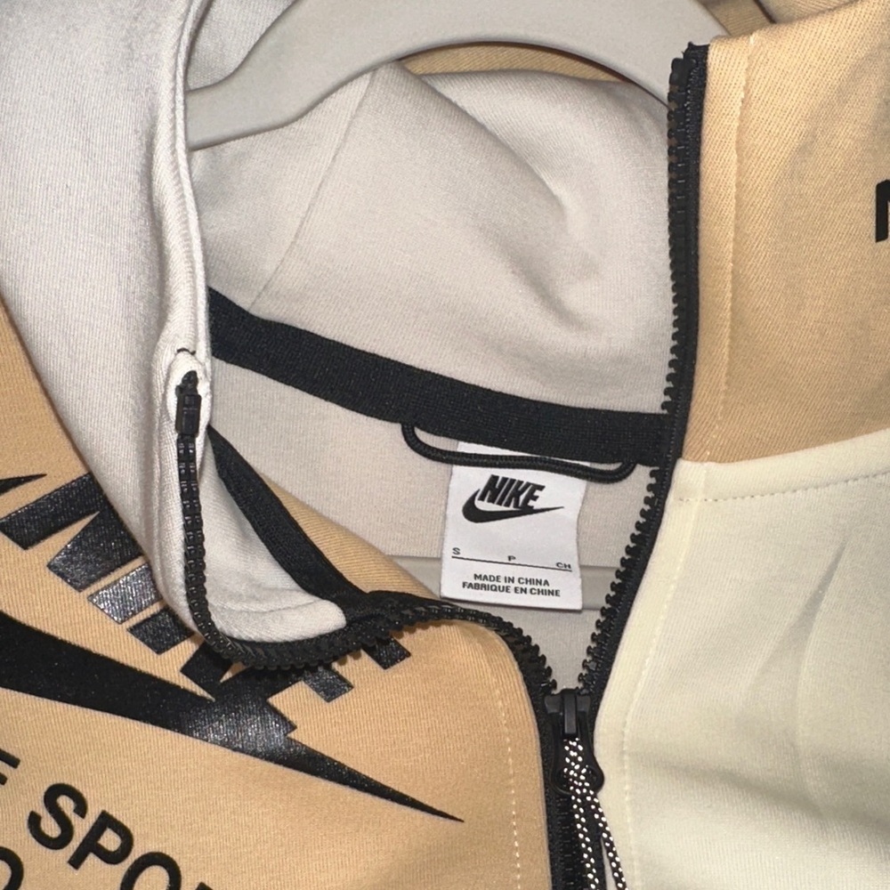 Nike Tech Colorblock Jacket - Picture 2 of 3